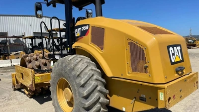 USED 2015 Caterpillar CP56B