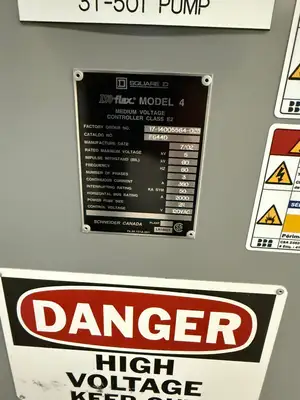 USED 2002 SQUARE D MODEL 4