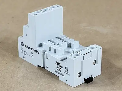 NEW ALLEN-BRADLEY 700-HN153