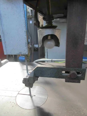Vertical bandsaw