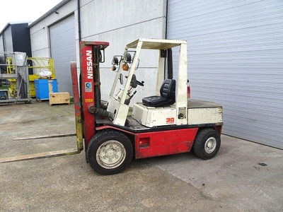 USED NISSAN 3 TON