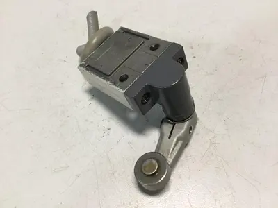 USED OMRON D4C-9033