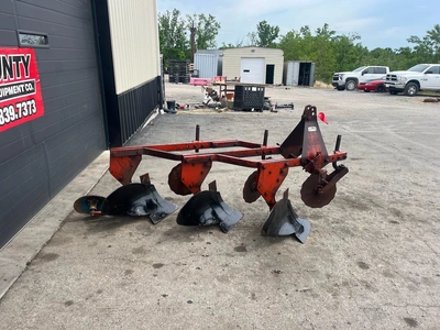 FORD 101 3 BOTTOM PLOW Plow | County Equipment Company LLC (3)