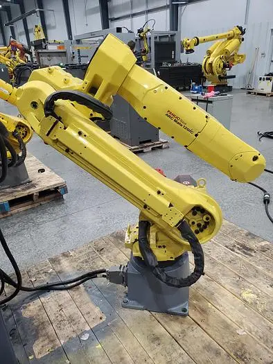Used 2008 FANUC ARCMATE 120IC Robots Ohio US | Six Axis Solutions #397851