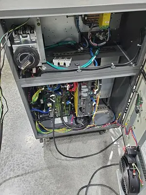 USED 2015 FANUC R-2000IC/210F