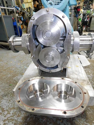 USED WAUKESHA 4" PUMP 220