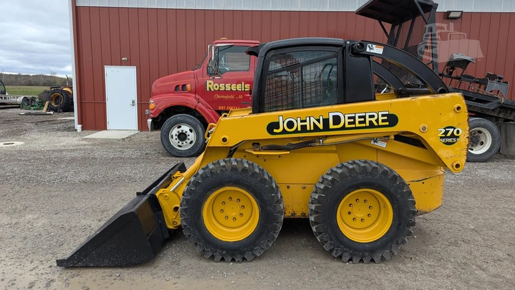 Used 2003 DEERE 270 II Skid Steer Buckets | Rosseel's Equipment Inc #720510