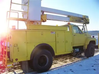 Used 1997 HOLAN 830 Bucket (boom) trucks Michigan US | NAS Sales #1557804