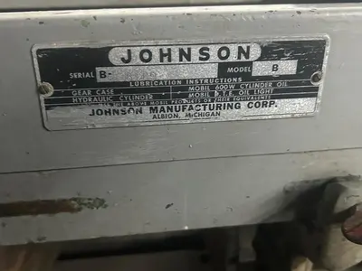 Johnson 10” x 18” Horizontal Metalworking Bandsaw