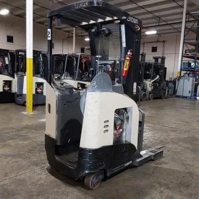 USED 2016 CROWN RR5725-45