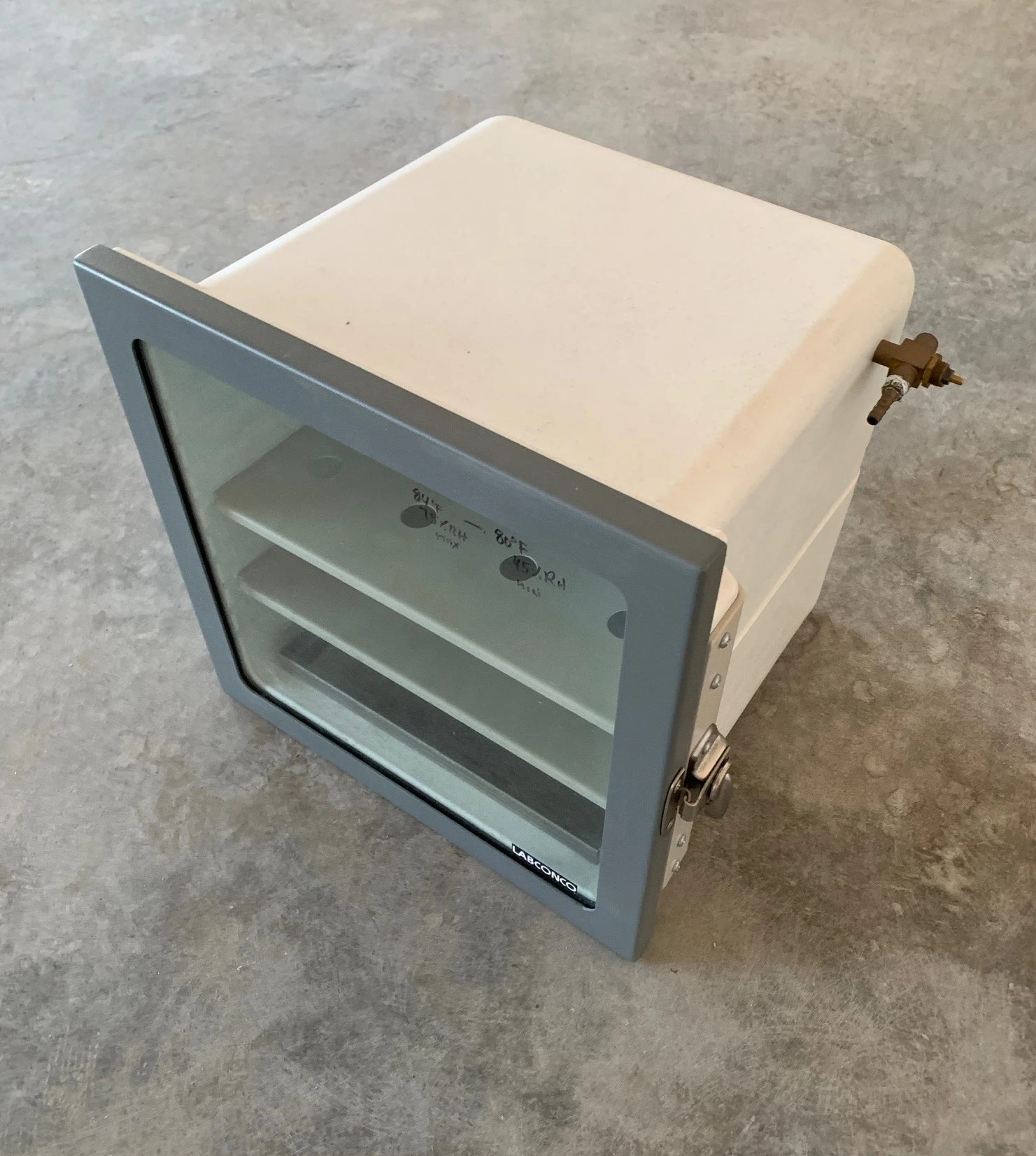 Labconco Desicator /Vacuum Chamber