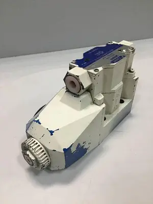 USED VICKERS DG4V-5-2A-M-P7L-H-6-30
