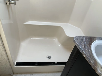 Used 2018 MOMENTUM 395M Campers, Caravans, Motorhomes Michigan US | Miedema Asset Management Group #1334425