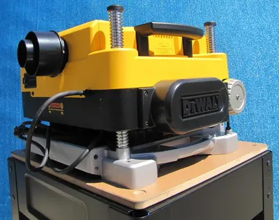 USED 2022 DEWALT DW735