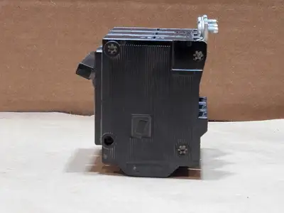 20 Amp, 3 Pole, 240 Volts Circuit Breaker Type QB