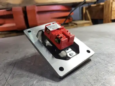 NEW CROUSE-HINDS DSD936 SA