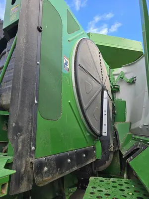 USED 2014 JOHN DEERE S670