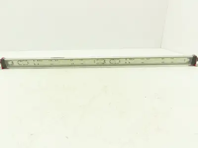 Banner WLS28-2CWGRXX3-0570X24Q Task Light Strip Multicolor White Green Red 24VDC