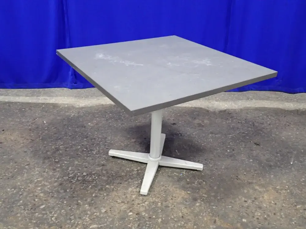 36" X 36" X 29" Table