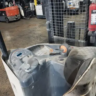 USED 2019 CROWN RR5725-45