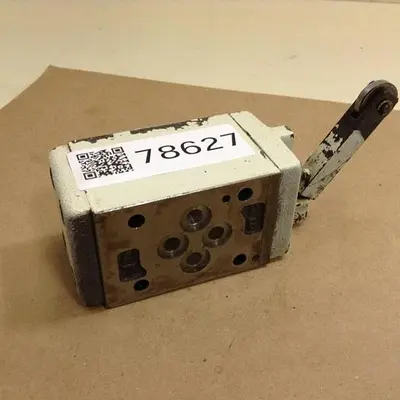 USED TOKIMEC DG02S-3-2A-11-S5