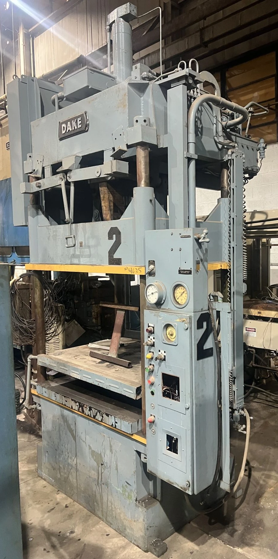 USED USED DAKE PRESSES DAKE 27-477 PRESS