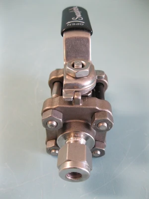 USED Swagelok SS-62TS4