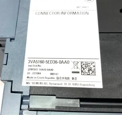 USED SIEMENS CIRCUIT BREAKER 3-POLE W/ ACCESSORY