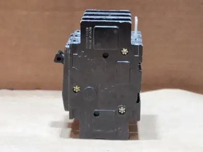 USED SQUARE D QOU330