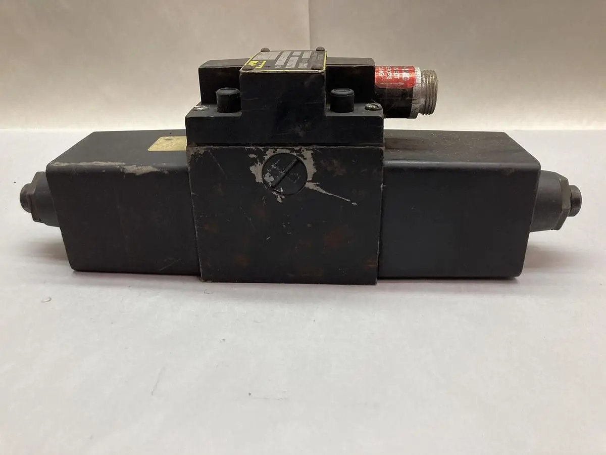 Used PARKER D3W1C56Z Solenoid Valves | Surplus Asset Holdings #1204237