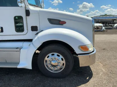 USED 2011 PETERBILT 386