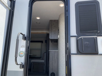 Used 2021 APEX 293RLDS Campers, Caravans, Motorhomes Michigan US | Miedema Asset Management Group #1327825