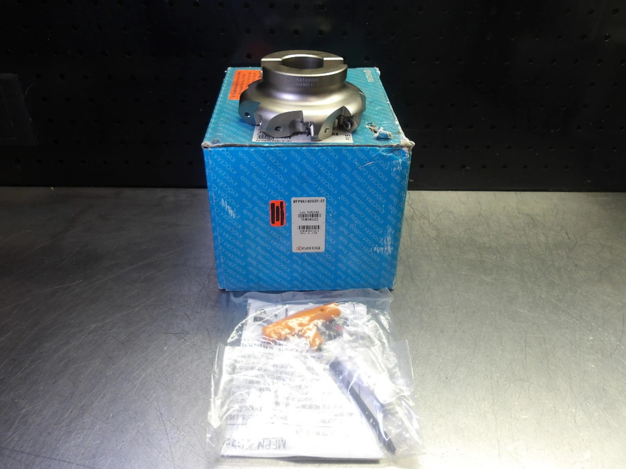 Kyocera 4" Indexable Facemill 1.5" Arbor MFPN454000R-8T (LOC2659A)
