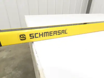 Schmersal SLC440COM-E-1450-14 Safety Light Curtain Transmitter -PARTS OR REPAIR