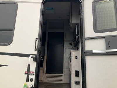 Used 2022 KEYSTONE FUZION Campers, Caravans, Motorhomes Michigan US | Miedema Asset Management Group #1304546