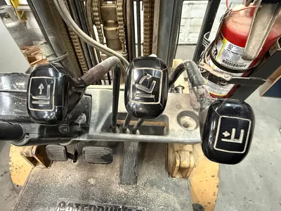 CATERPILLAR GP25 Forklifts | ListingHippo (11)