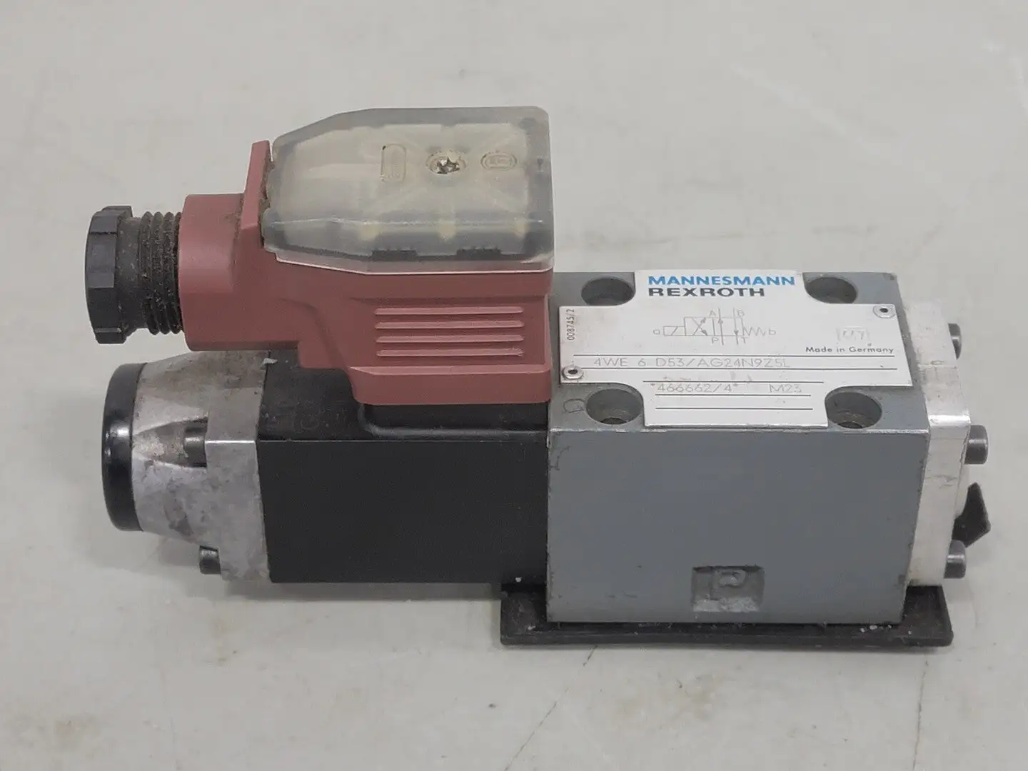 NEW REXROTH 4WE6D53/AG24N9Z5L