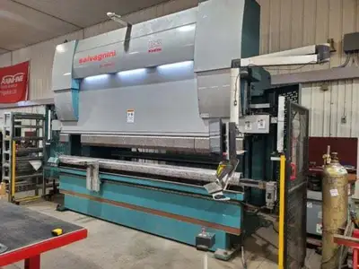 2016 SALVAGNINI B3-220/4250 Press Brakes | Lion Machinery (1)