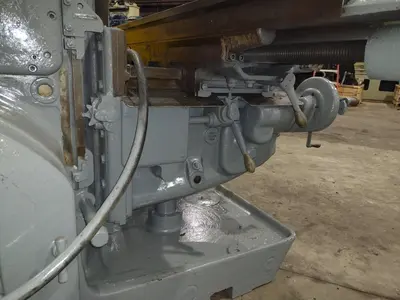#3 KEARNEY & TRECKER MILWAUKEE MODEL #3 VERTICAL MILLING MACHINE 64" x 13" x 10 HP: YOBRO #24458