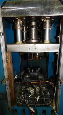 120 Ton FARGER & JOOSTEN MULTIPOWER Air/Oil Press