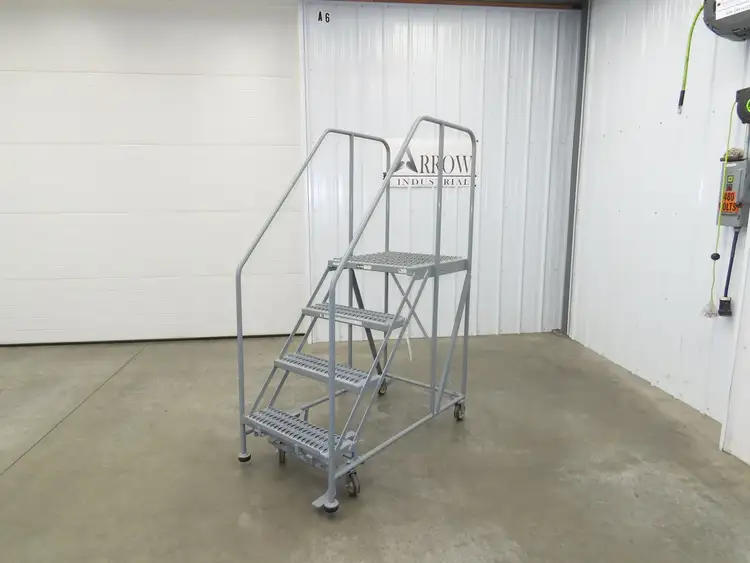 Used ULINE _UNKNOWN_ Ladders Indiana US | Arrow Industrial #920098