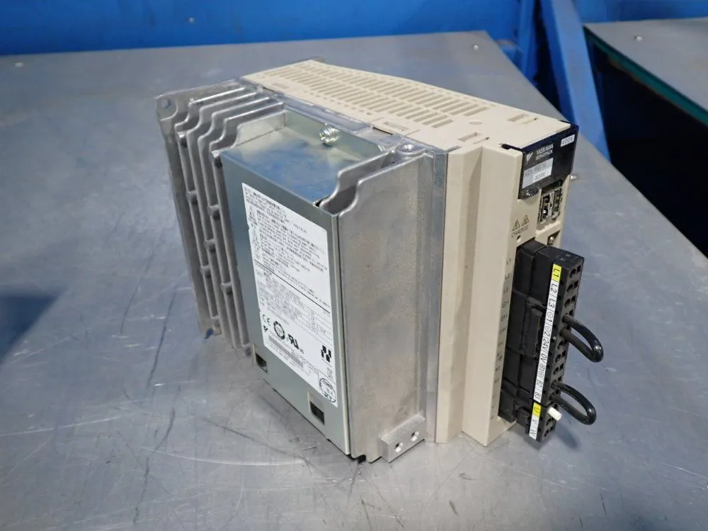 NEW YASKAWA ELECTRIC SGDV1R9D11A002000