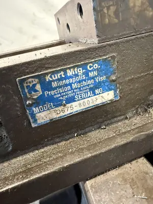 2 HP SHARP VERTICAL MILLING MACHINE W/ KURT VISE. STOCK # 0557025.