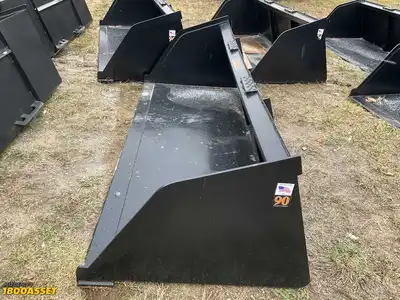 New Tomahawk 90” snow/mulch skid steer bucket, welded on high carbon cutting edge, skid steer...