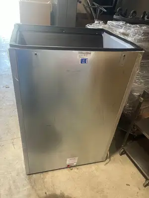 New | in-Stock ice o matic Old Stock Ice-O-Matic B55PSV Ice Machine Storage Bin - 510lb Restaurant Storage Containers Illinois US | Falcon Restaurant Supply #1375622