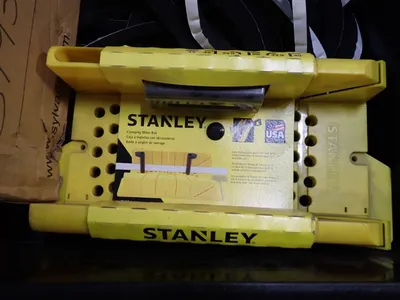 Stanley, Sylvania Clamping Mter Box, Light Bulbs