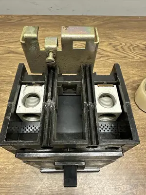 New | in-Stock SQUARE D KA26200AC Miscellaneous Equipment (Electrical & Power) Ohio US | Surplus Asset Holdings #1208907
