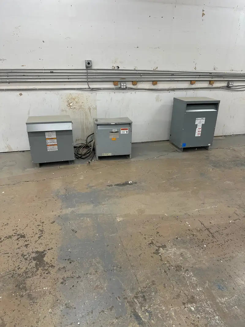 USED VARIES - SEE PHOTOS AND PLATES VARIES - SEE PHOTOS AND PLATES