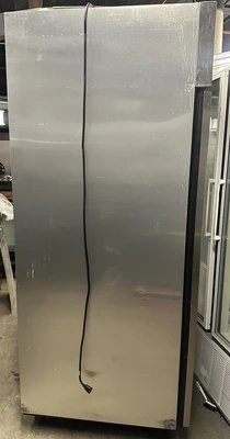 174-0128 True TG1R-1S Single Door Self Contained Reach In Cooler