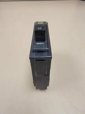 NEW SQUARE D QO130